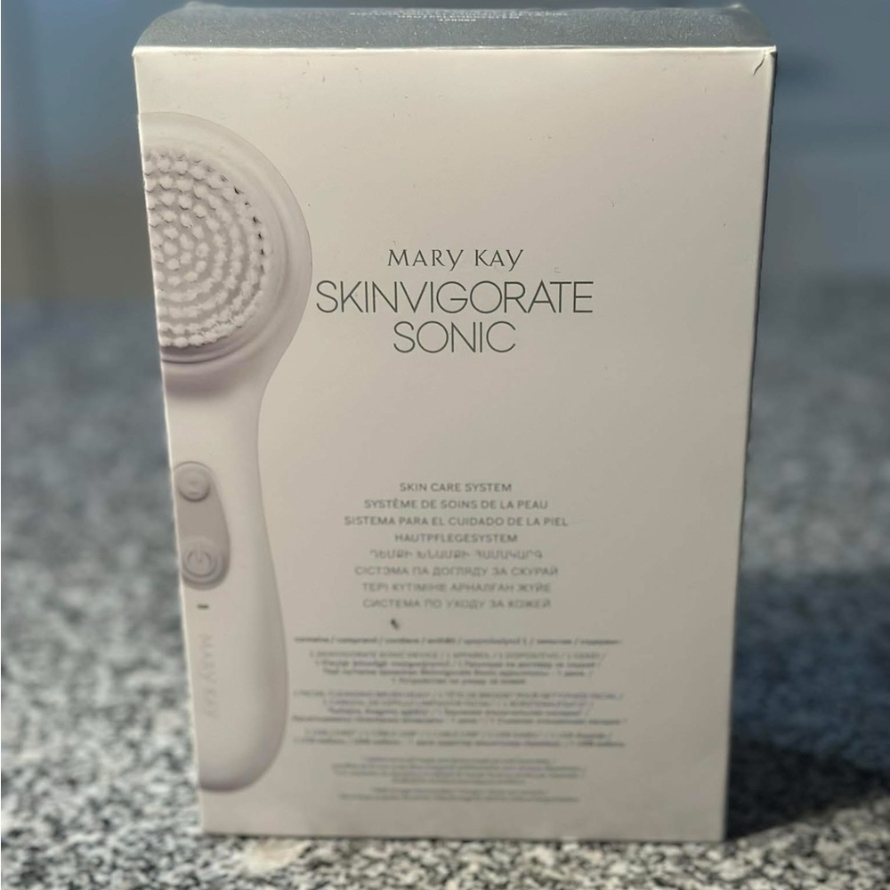 Skinovigirate cleaning brush